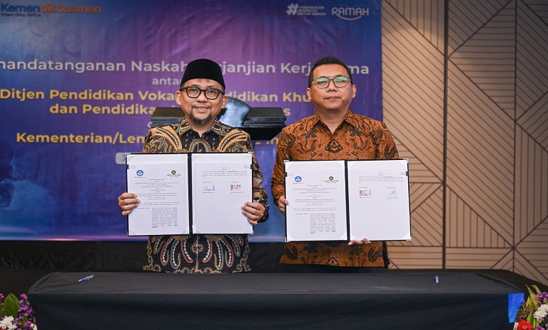 United Tractors, Vokasi